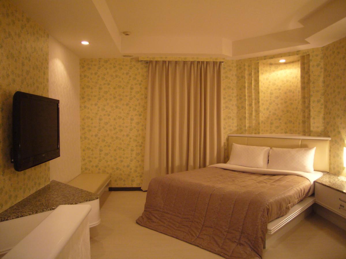 Windmill Fashion Hotel Kaohsiung Exterior photo